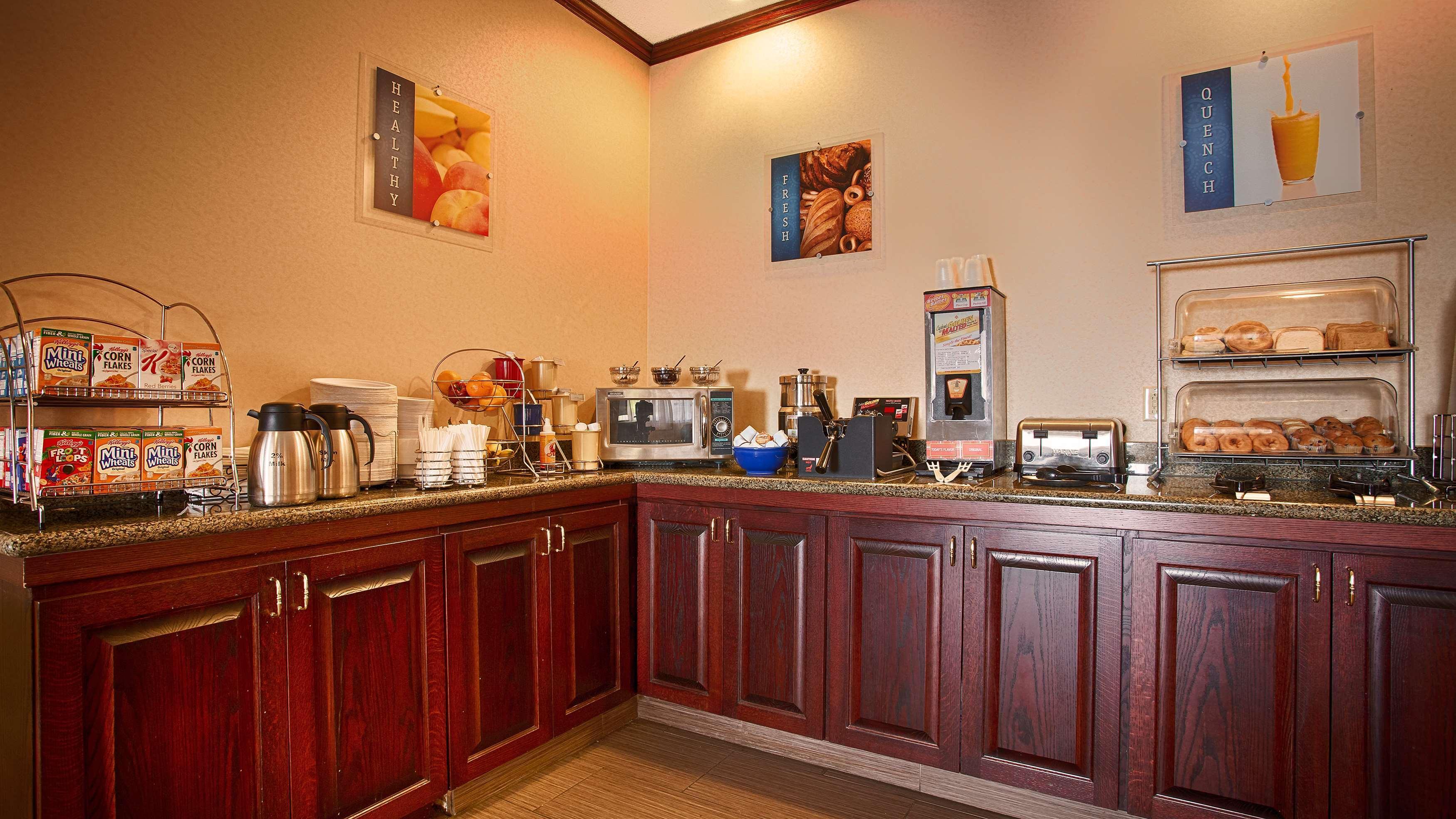 Western Executive Hotel 3*